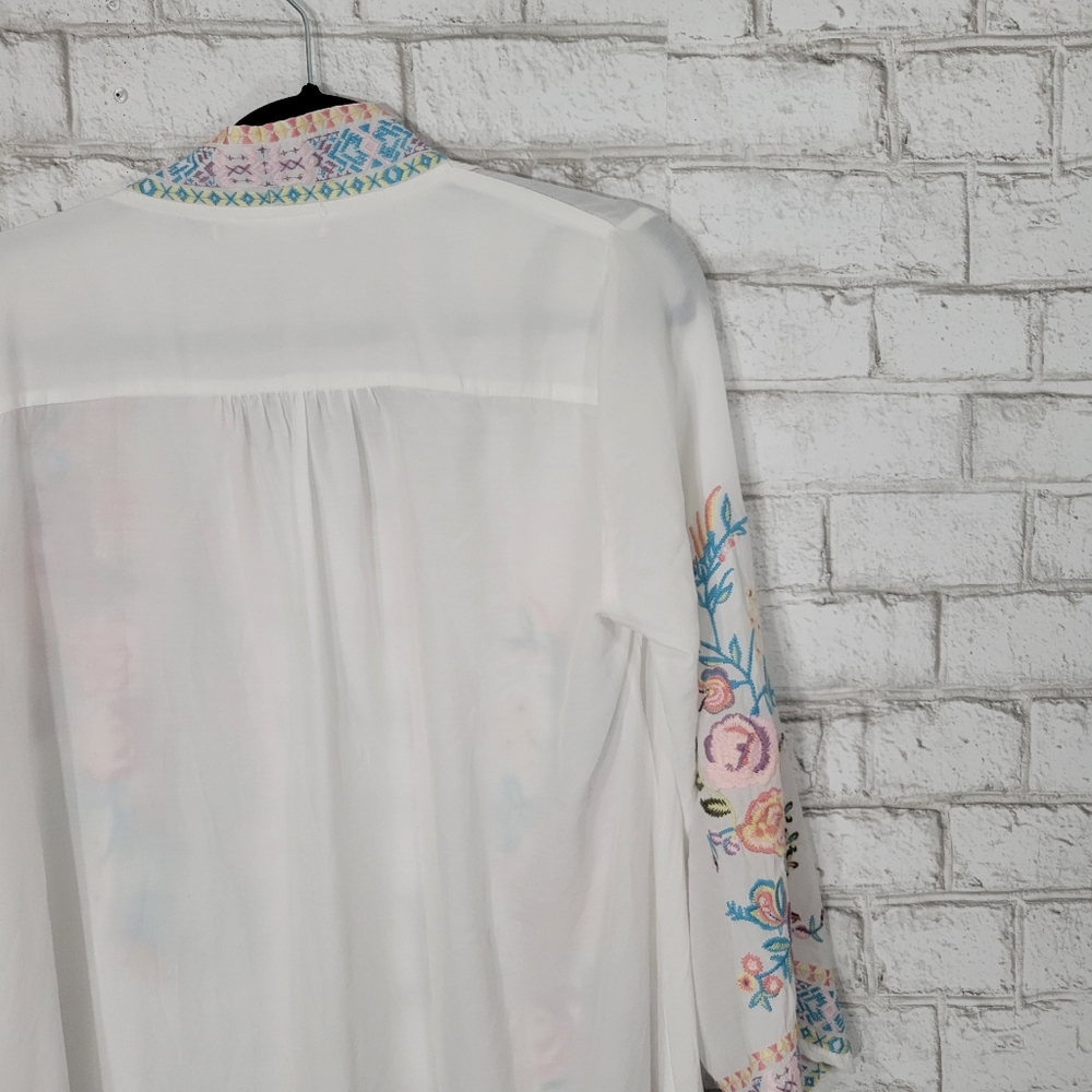 Impressions Embroidery Kimono - Size Medium - Picture 10 of 14